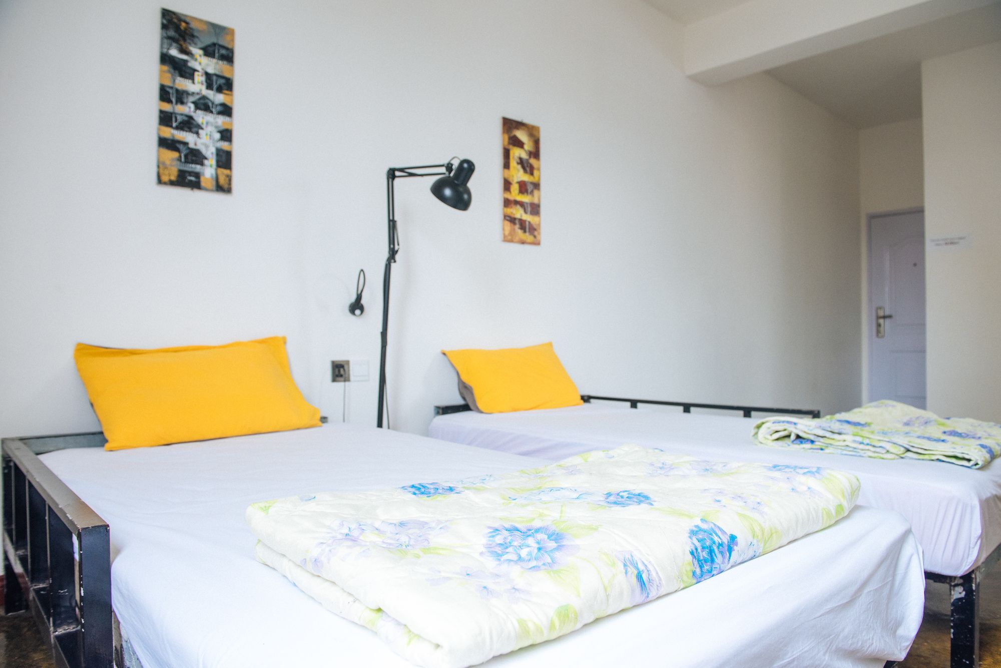 Dengba Hostel يانغون المظهر الخارجي الصورة